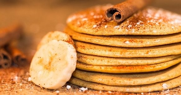Ricetta pancake proteici banane e cannella