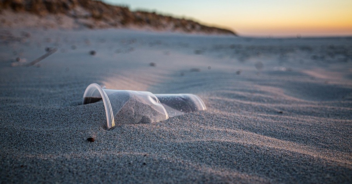 Plastica sulla spiaggia