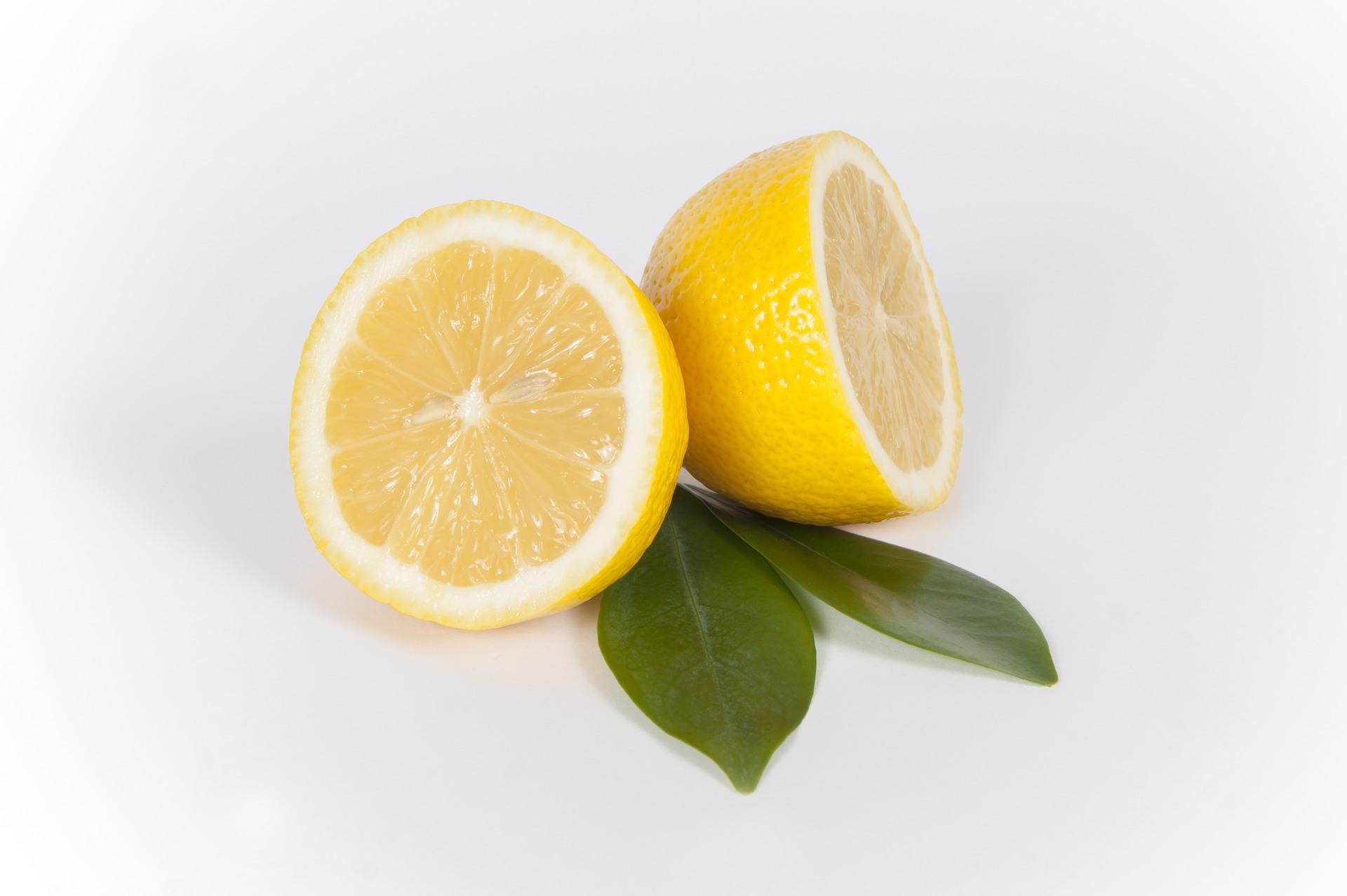 Come usare il limone per le pulizie di casa