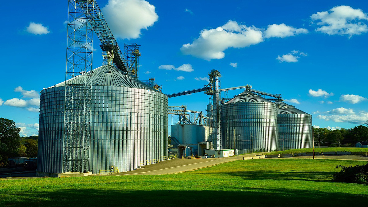 Bioraffinerie, silos per biomasse